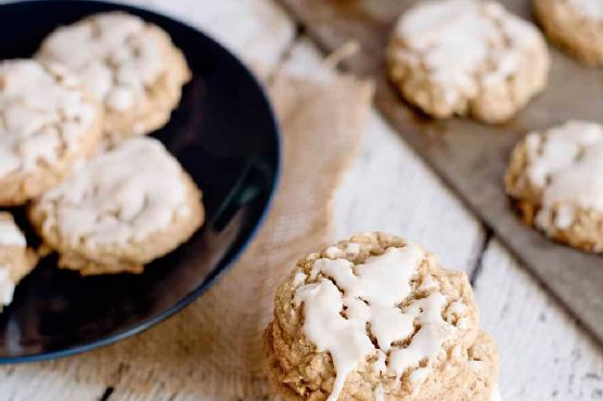 Iced Oatmeal Cookies Iced Oatmeal Cookies