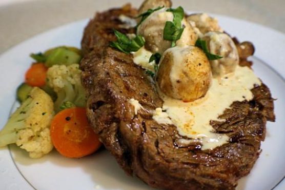 Oven Rib-Eye Steaks with Cream Sauce Oven Rib-Eye Steaks with Cream Sauce