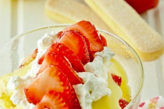 Lemon Curd Parfait with Fresh Strawberries