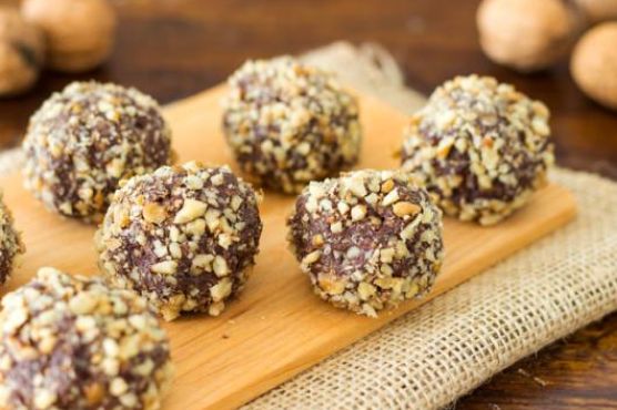 Walnut Dark Chocolate Truffles Walnut Dark Chocolate Truffles