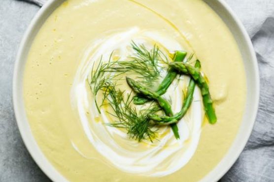 Creamy, Healthy Asparagus Soup with Avocado and Fennel