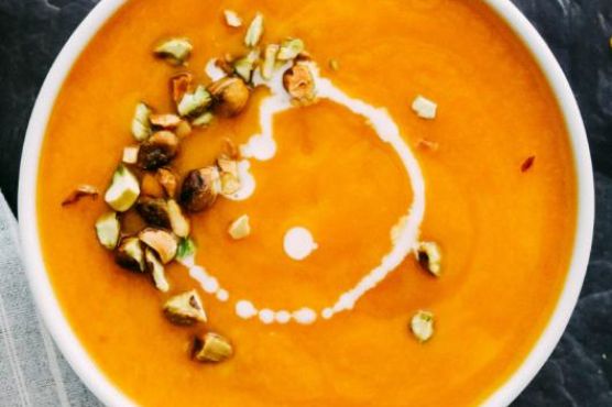 Slow Cooker Healthy Sweet Potato Soup with Coconut and Pistachios Slow Cooker Healthy Sweet Potato Soup with Coconut and Pistachios