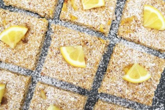 Lemon drizzle bars