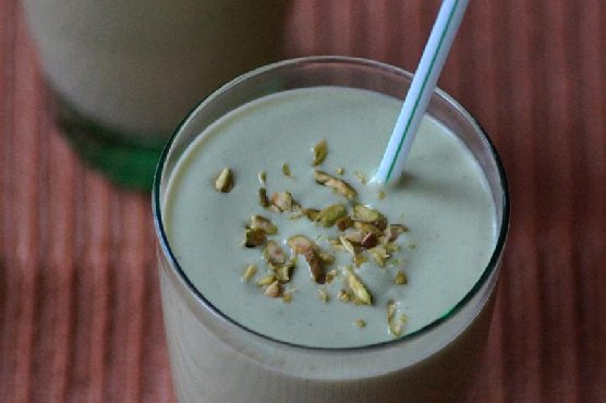 Avocado Sweet Lassi - How to make Avocado Lassi - Indian Avocado Avocado Sweet Lassi - How to make Avocado Lassi - Indian Avocado
