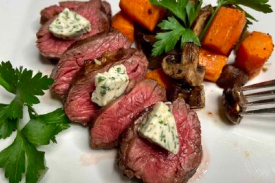 Sheet Pan Dinner: Hanger Steak with Mushrooms and Carrots Sheet Pan Dinner: Hanger Steak with Mushrooms and Carrots