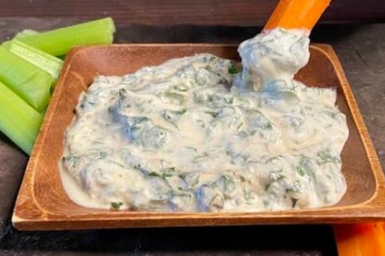 5-minute Ricotta Garlic Herb Dip