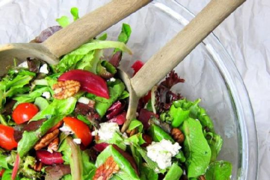 Beet and Blue Cheese Salad with Citrus Vinaigrette Dressing Beet and Blue Cheese Salad with Citrus Vinaigrette Dressing