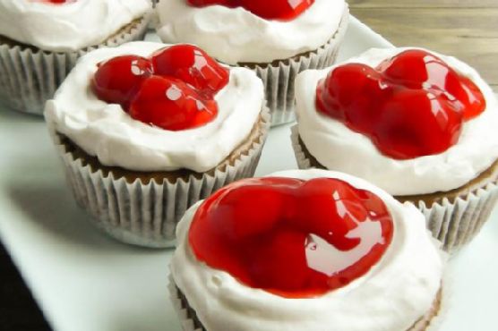 Black Forest Mini Cheesecakes Black Forest Mini Cheesecakes