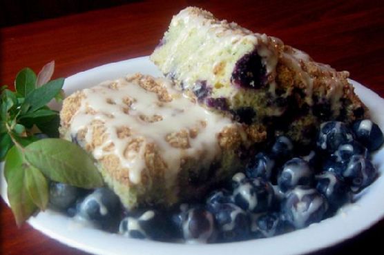 Blueberry Streusel Cake With Lemon Icing