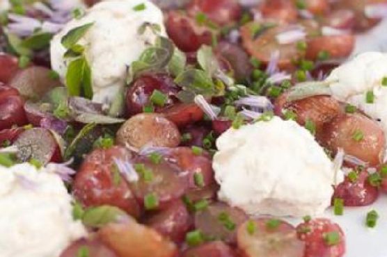 Chèvre With Sautéed Grapes Chèvre With Sautéed Grapes