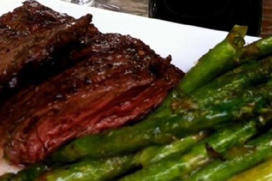 Chimichurri Skirt Steak with Grilled Asparagus Chimichurri Skirt Steak with Grilled Asparagus