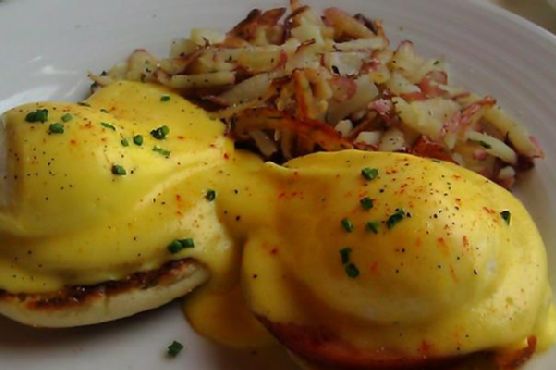 Classic Eggs Benedict Classic Eggs Benedict