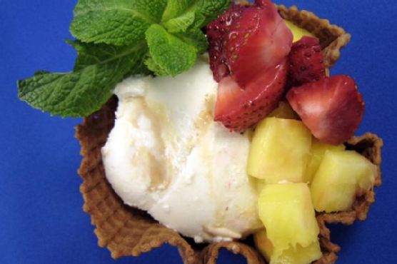 Dulce De Leche Swirled Amaretto Frozen Yogurt