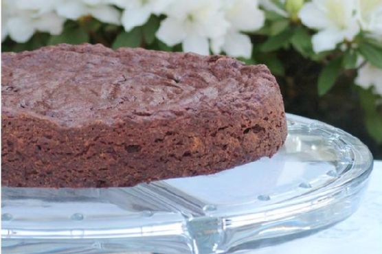 Flourless Chocolate Cake With Chai Whipped Cream Flourless Chocolate Cake With Chai Whipped Cream