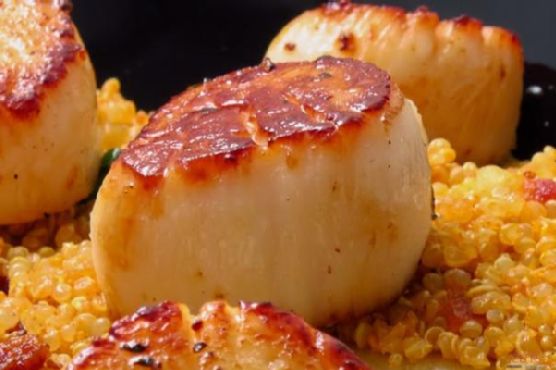 Pan-Seared Scallops with Bacony Quinoa Pan-Seared Scallops with Bacony Quinoa