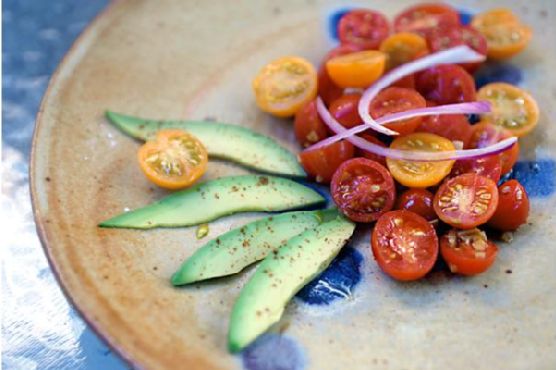 Fresh Cherry Tomato Salad With Red Onions, Avocado and Pimentón Fresh Cherry Tomato Salad With Red Onions, Avocado and Pimentón