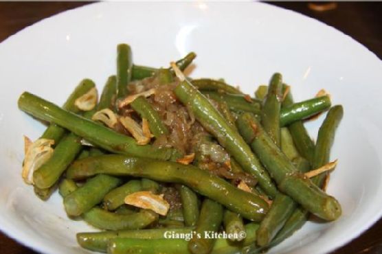 Green Beans with Garlic Chips Green Beans with Garlic Chips