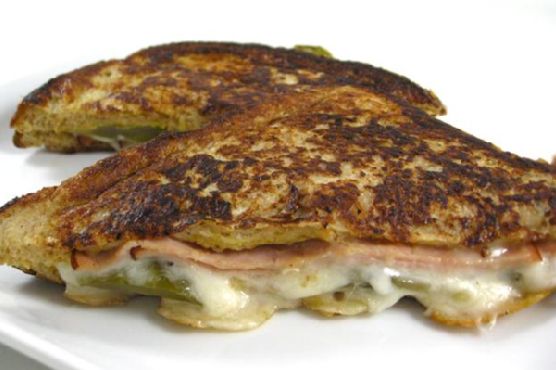 Grilled Ham and Cheese French Toast For A Quick Weeknight Dinner Grilled Ham and Cheese French Toast For A Quick Weeknight Dinner