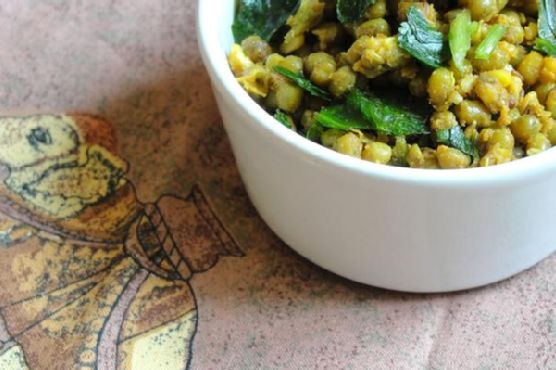 Gujarati Dry Mung Bean Curry Gujarati Dry Mung Bean Curry