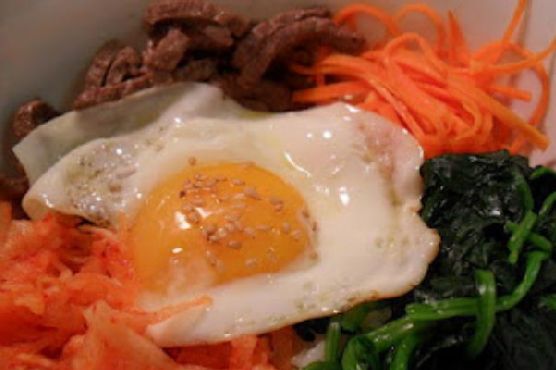 Korean Bibimbab (Rice w Vegetables & Beef) Korean Bibimbab (Rice w Vegetables & Beef)