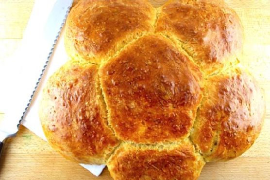 La Fouace Nantaise - A Traditional Rum-Infused Brioche La Fouace Nantaise - A Traditional Rum-Infused Brioche
