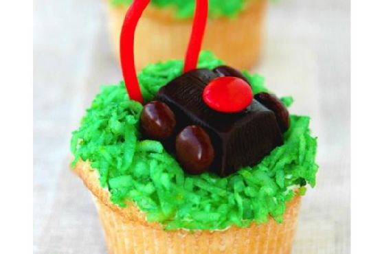 Lawnmower Coconut Cupcakes Lawnmower Coconut Cupcakes