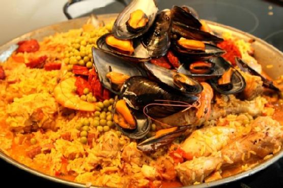 Paella Catalane With Mussels, Squid & Crevettes