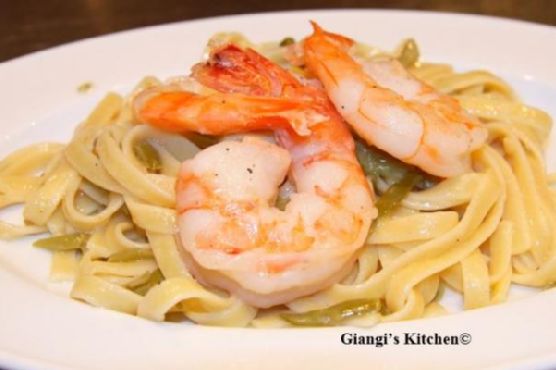 Poached Prawns with Fettuccine and French String Beans