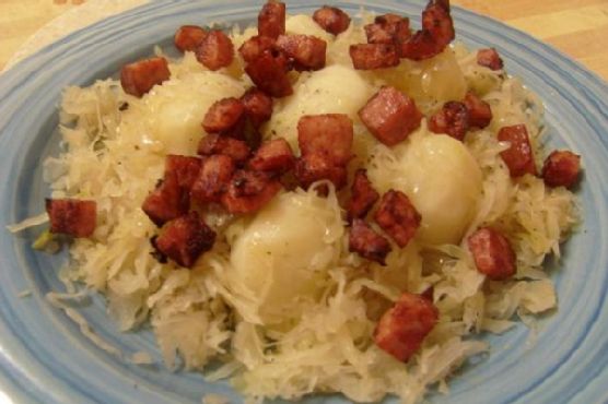 Potatoes With Sauerkraut and Crunchy Smoked Ham Potatoes With Sauerkraut and Crunchy Smoked Ham