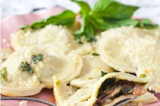 Prosciutto and Mushroom Ravioli With Basil Browned Butter Sauce Prosciutto and Mushroom Ravioli With Basil Browned Butter Sauce