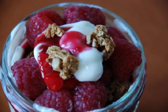 Raspberry & Granola Parfait Raspberry & Granola Parfait