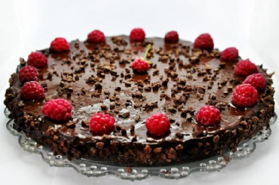 Raw Vegan Chocolate and Raspberry Cake Raw Vegan Chocolate and Raspberry Cake