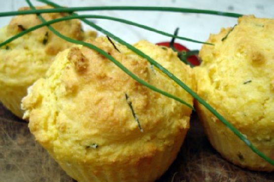 Savory corn and chives muffins