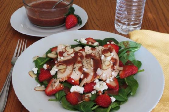 Spinach Salad with Strawberry Vinaigrette Spinach Salad with Strawberry Vinaigrette