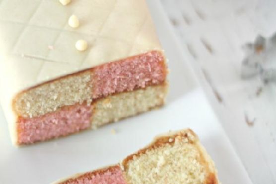 Traditional Battenberg Cake Traditional Battenberg Cake