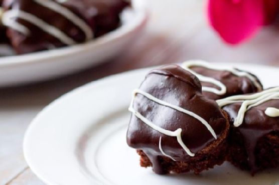 Valentine's Day Cakelettes Valentine's Day Cakelettes