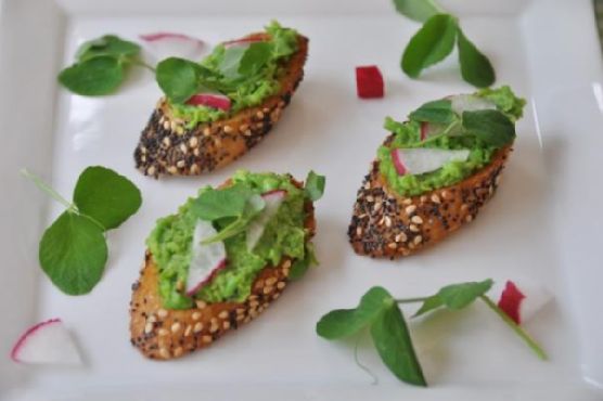 Vegan Pea and Mint Pesto Bruschetta Vegan Pea and Mint Pesto Bruschetta