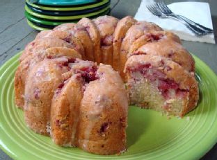 Fresh Strawberry Yogurt Cake